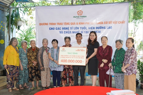 Tập đoàn Hưng Thịnh tặng quà cho Viện dưỡng lão nghệ sĩ và Chùa nghệ sĩ